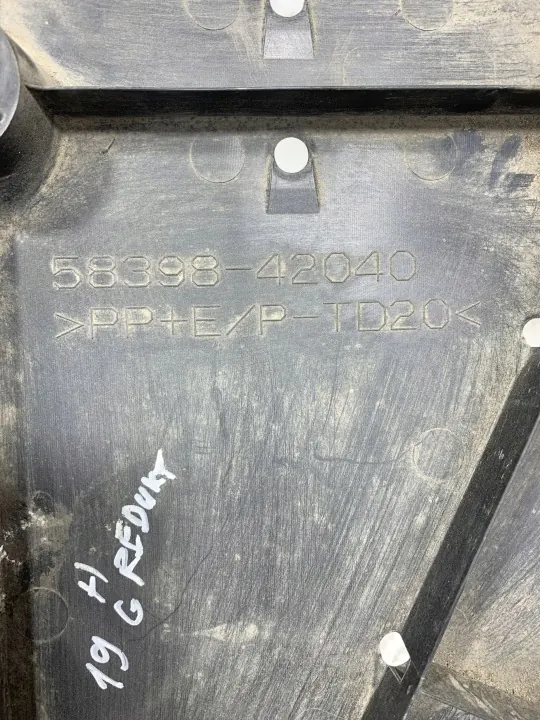 Unterbodenschutz Toyota RAV4 V 19- 2.5 Hybrid OEM 58398-42040 image 3