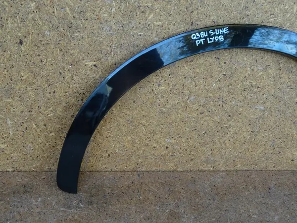 AUDI Q3 8U S-LINE 11-14 Oikea Takalokasuoja image 3