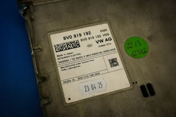 Contrôleur Tuner TV Audi OEM 8V0919192 Occasion image 3