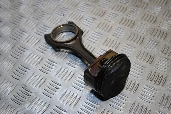 Piston d'occasion pour Audi Q5 3.2L Essence 199kW 2011 image 3