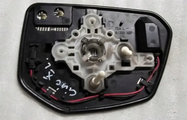 Insert Miroir Honda OEM R1300 Côté Gauche Occasion image 3