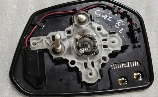 Insert Miroir Honda OEM R1300 Côté Gauche Occasion image 4