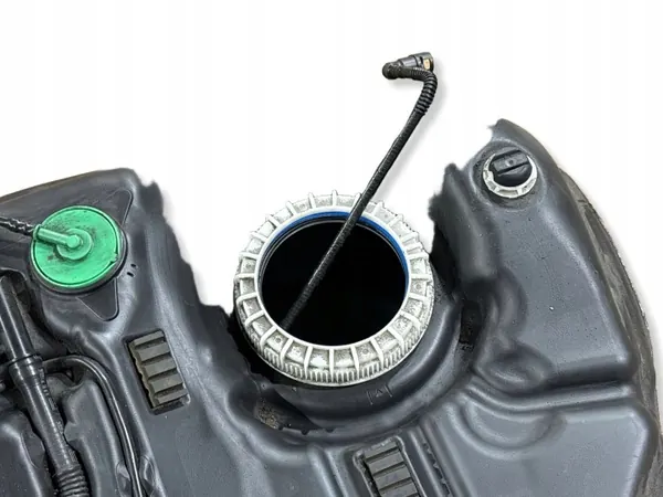 Polttoainesäiliö OEM R230 Subaru Outback (BT) - Käytetty image 6