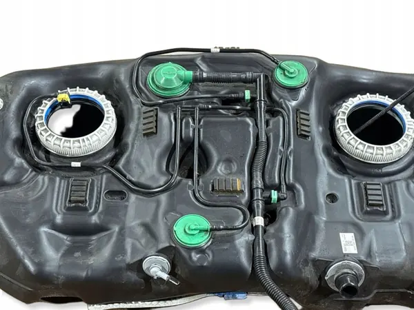 Polttoainesäiliö OEM R230 Subaru Outback (BT) - Käytetty image 7