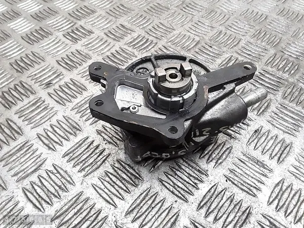 Pompe à vide Mercedes E Class 2009 A64223065 image 1