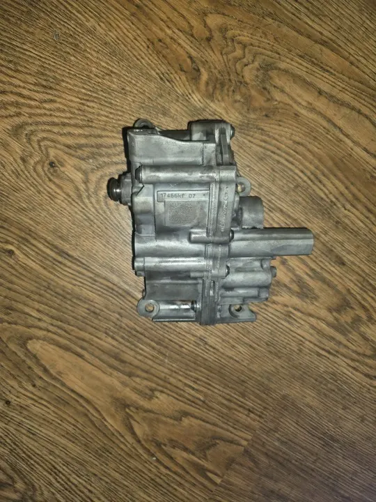 Bomba de aceite OEM 7551004 para BMW E60 3.0 272CV image 2