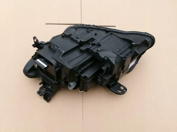 Faros LED derecho Peugeot 308 T10 21-24 EU image 3