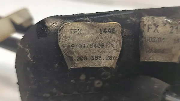NISSAN OEM Versnellingskabelbevestiging - Gebruikt Onderdeel image 5