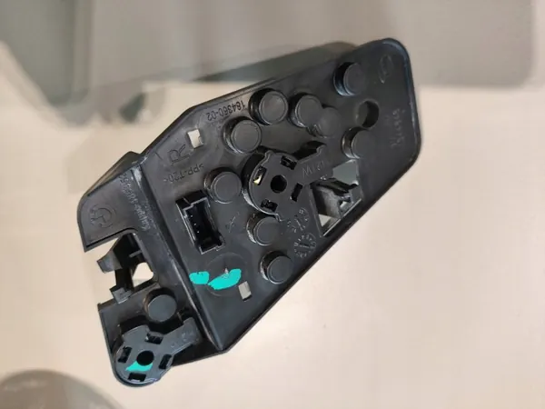 BMW F10 Bak Höger LED-Lampfästehållare OEM image 3