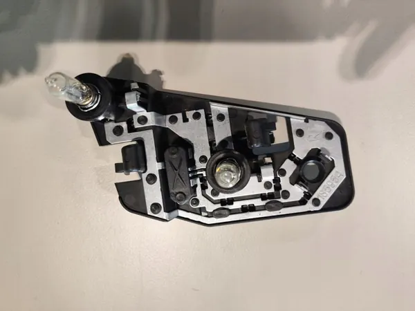 BMW F10 Bak Höger LED-Lampfästehållare OEM image 5