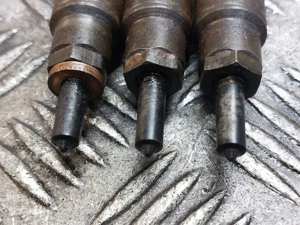 Conjunto de inyectores Renault Clio II 1.9 DTI 7700112883 image 2