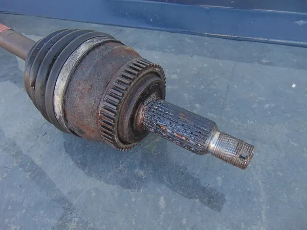 Vänster framaxel Hyundai Tucson I 2.0 CRDI image 2