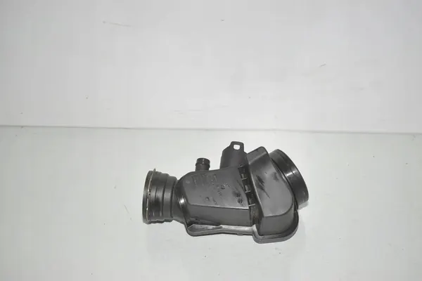 Manguera de aire BMW 2 Cabrio (F23) 2.0L 135kw 2017 OEM 13718601681 image 3