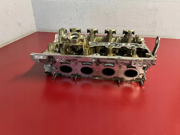BMW OE 8602581 cylinder head image 3