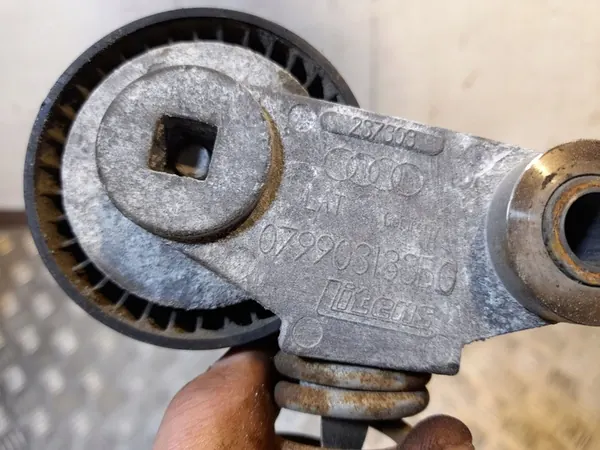 Audi A8 S8 D4 4H Vaihtovirtageneraattorin hihnapyörä OEM 079903133B image 2