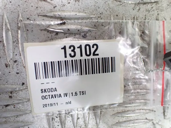 Skoda Octavia Mk4 Lado Direito Soleira & Pilar OEM 5E3853372 image 10
