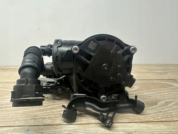 Separador de óleo BMW X3 X4 X5 G05 G20 G21 B57 OEM 11157925785 image 4