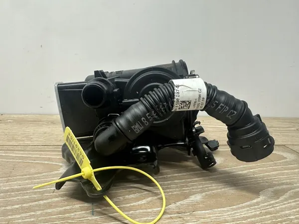 Separador de óleo BMW X3 X4 X5 G05 G20 G21 B57 OEM 11157925785 image 5