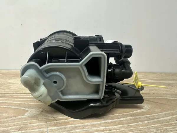 Separador de óleo BMW X3 X4 X5 G05 G20 G21 B57 OEM 11157925785 image 6