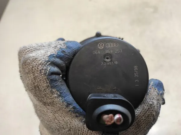 Toissijainen ilmapumppu OEM 06A959253 VW New Beetle image 5