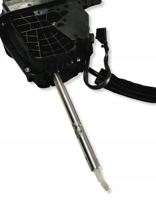 Cric Volkswagen OEM 5QM713025A - État Utilisé image 3