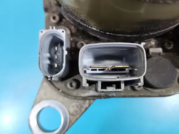 Bomba de direção assistida Ford Kuga MK1 08-13 4M513K514CC image 3