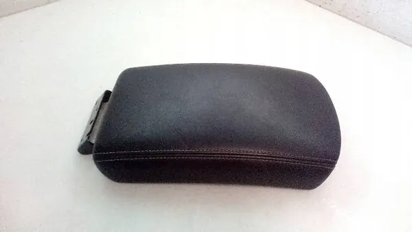 Begagnad Infiniti Q50 armstödslock OEM 0 image 2