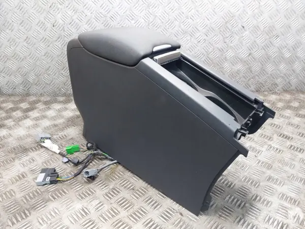 Accoudoir console centrale OEM 1534546 pour Volvo XC60 image 2