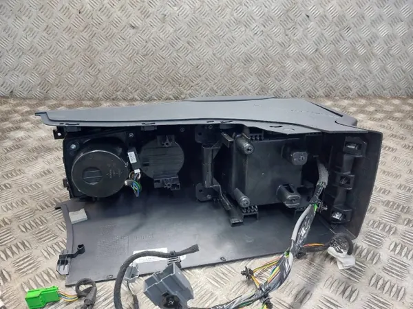 Accoudoir console centrale OEM 1534546 pour Volvo XC60 image 8