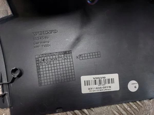 Accoudoir console centrale OEM 1534546 pour Volvo XC60 image 9