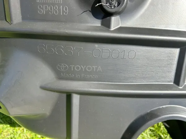 Rechte hintere Radlauf OEM 65637-0D010 für Toyota Yaris Cross image 4
