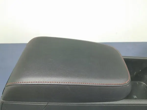 Accoudoir central OEM Lochow-329243-566863243 image 7