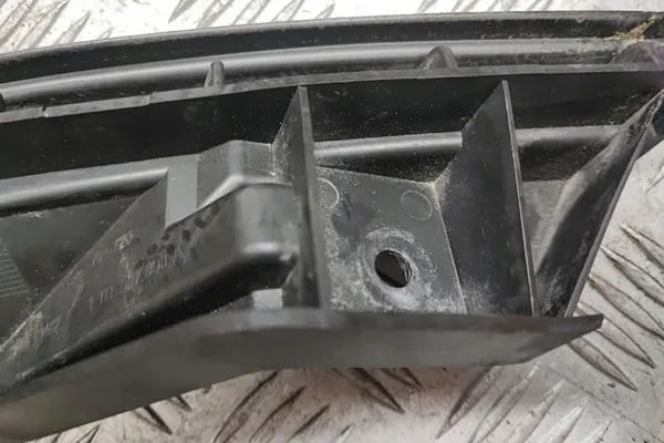 Guida paraurti anteriore destro VW TOURAN 1T0807890A image 2