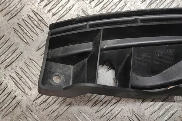 Guida paraurti anteriore destro VW TOURAN 1T0807890A image 5