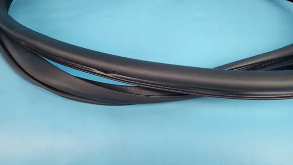 Joint de carrosserie Chery Omoda 5 avant droit OEM 554001084AA image 5
