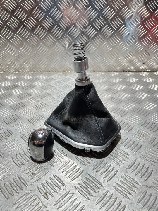 Pommeau de levier Ford Fiesta MK8 OEM DG24984 - Occasion image 2
