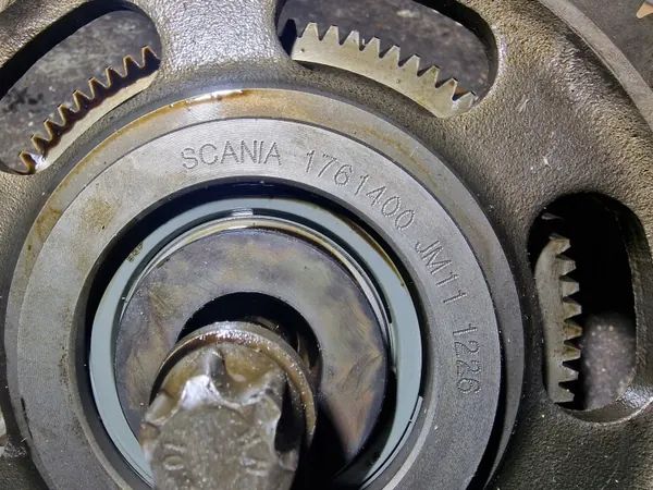 Scania Steuerriemenscheibe OEM - DC13 450PS Motor image 8
