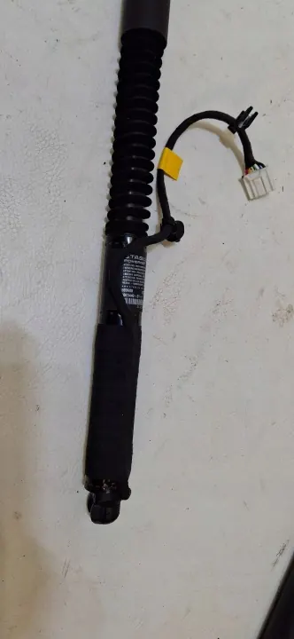 Tesla Model X Deursluiting OEM 1063440-01-F Links/Rechts image 3