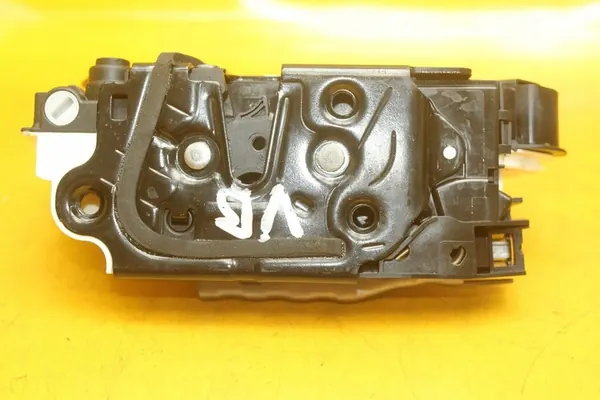 Vänster Bakdörrslås 7 Pin VW Golf VI image 2