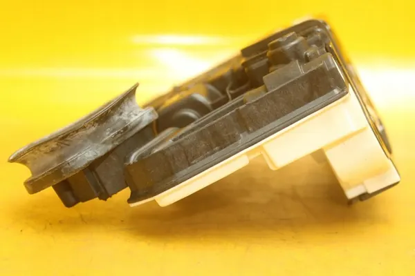 Vänster Bakdörrslås 7 Pin VW Golf VI image 3