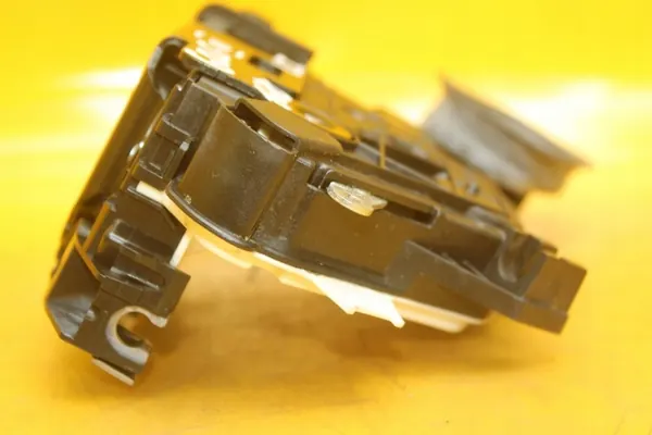 Vänster Bakdörrslås 7 Pin VW Golf VI image 5