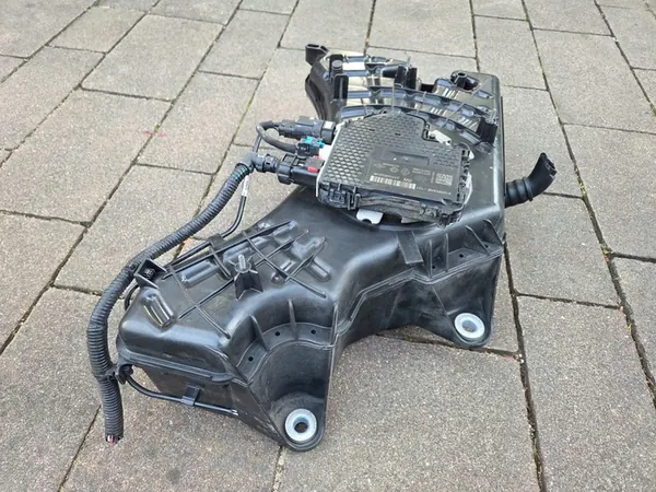 Tanque AdBlue RENAULT CLIO V 172A21630R 237G00331R <2019 image 5