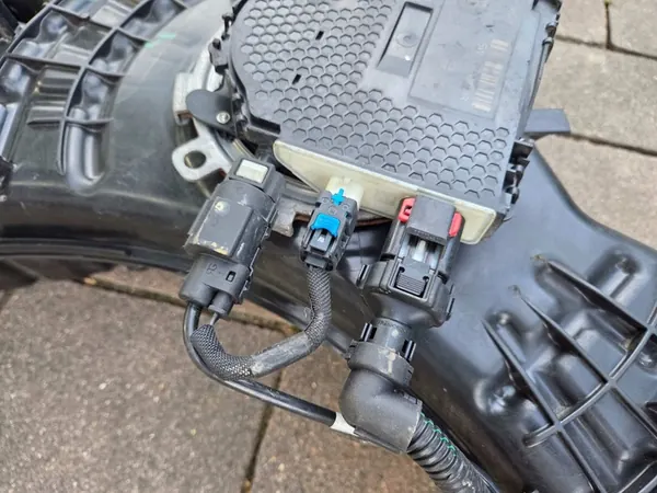 Tanque AdBlue RENAULT CLIO V 172A21630R 237G00331R <2019 image 6