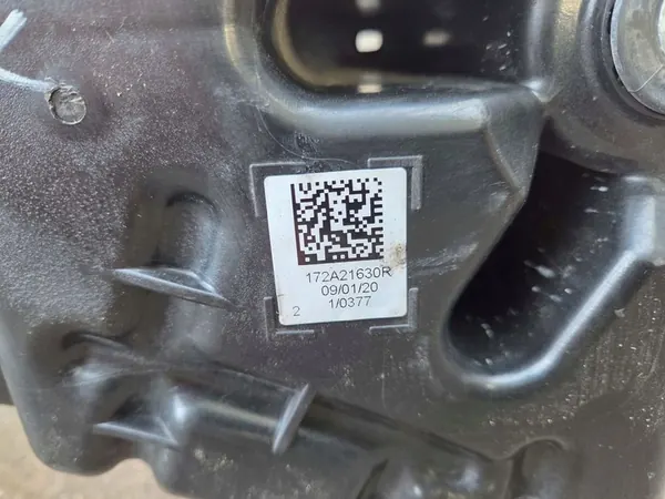 Tanque AdBlue RENAULT CLIO V 172A21630R 237G00331R <2019 image 9