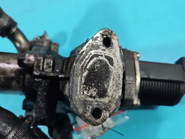 Válvula EGR Opel Astra III H 1.3 CDTI image 6