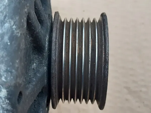 AUDI A8 D3 Alternator 077903015Q image 2