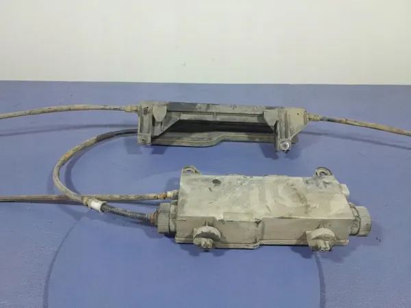 Levier de frein à main Renault OEM 8200418647 Scenic II image 3