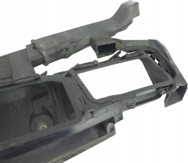 Mercedes W204 Luftintag OEM A2048300744 - Begagnad image 3