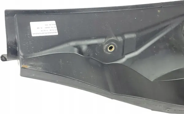 Mercedes W204 Luftintag OEM A2048300744 - Begagnad image 6
