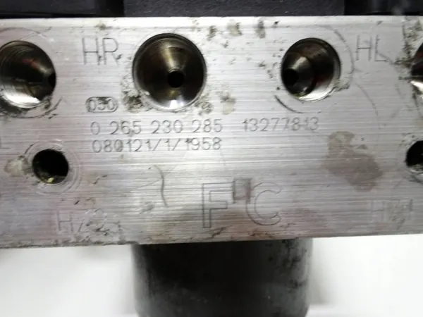 Pompe ABS Opel OE 13277813 - Pièce d'occasion image 4